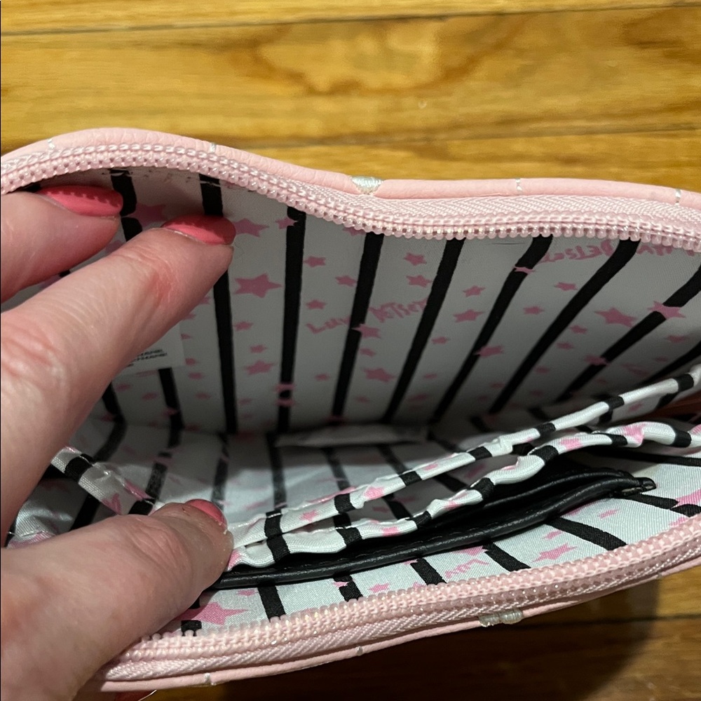 Betsey Johnson Pink Heart Wristlet Clutch with Black Strap - Picture 4 of 6